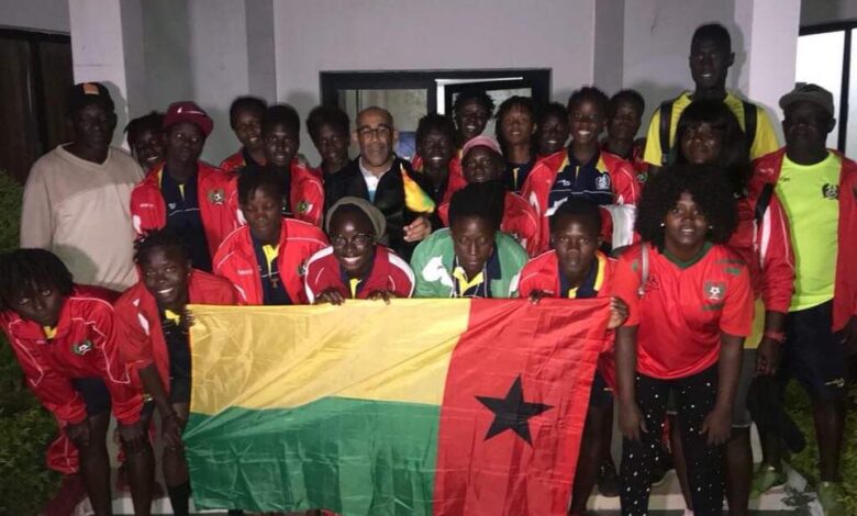 Seleção nacional de futebol feminino realiza último treino antes do jogo  com a Libéria 